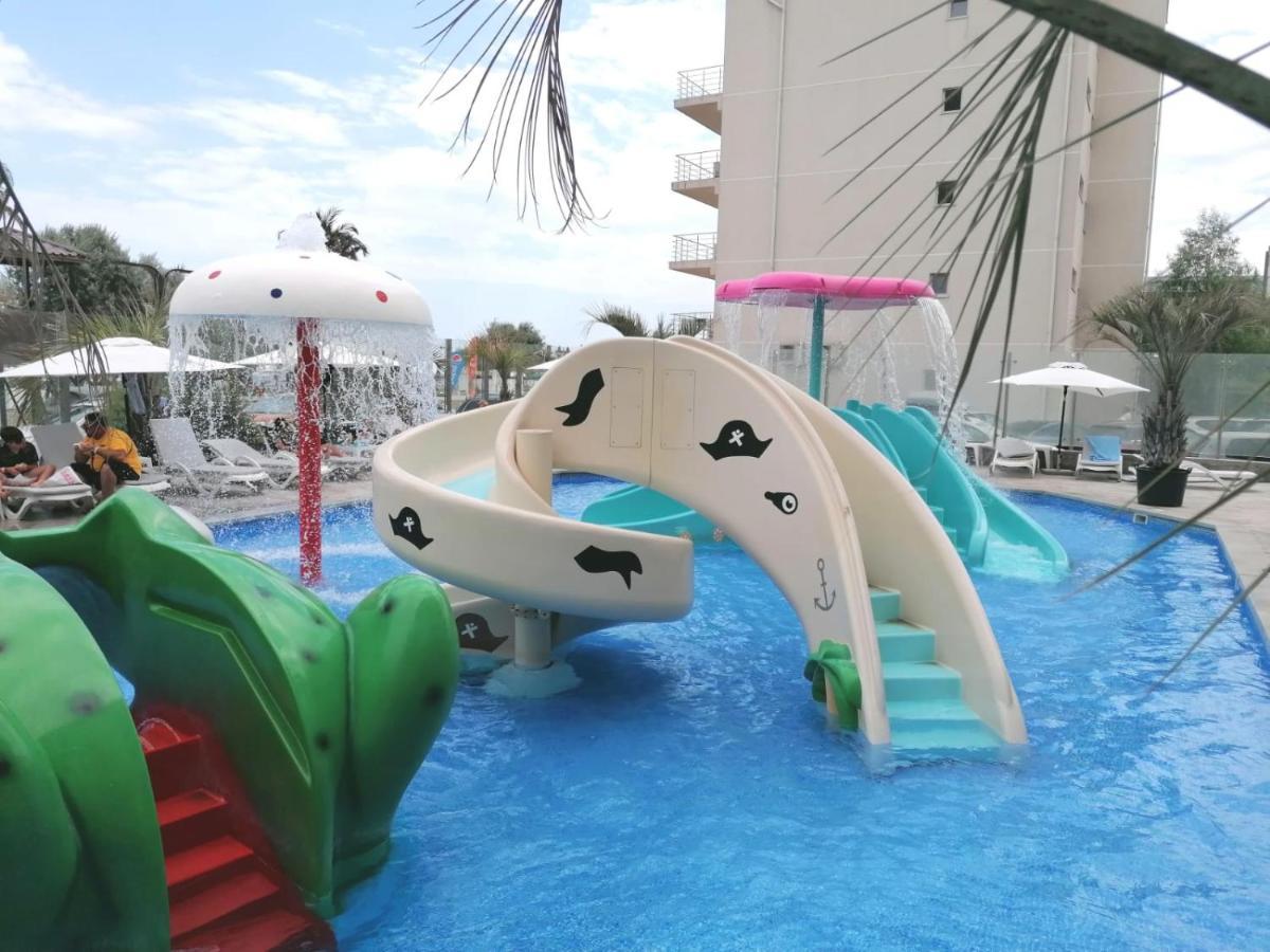 Greenview Alezzi Beach Resort Navodari Bagian luar foto