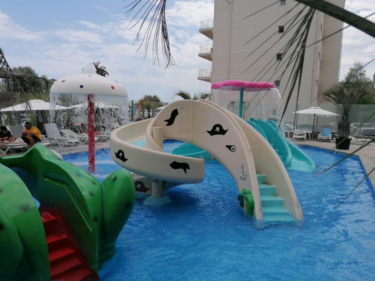 Greenview Alezzi Beach Resort Navodari Bagian luar foto